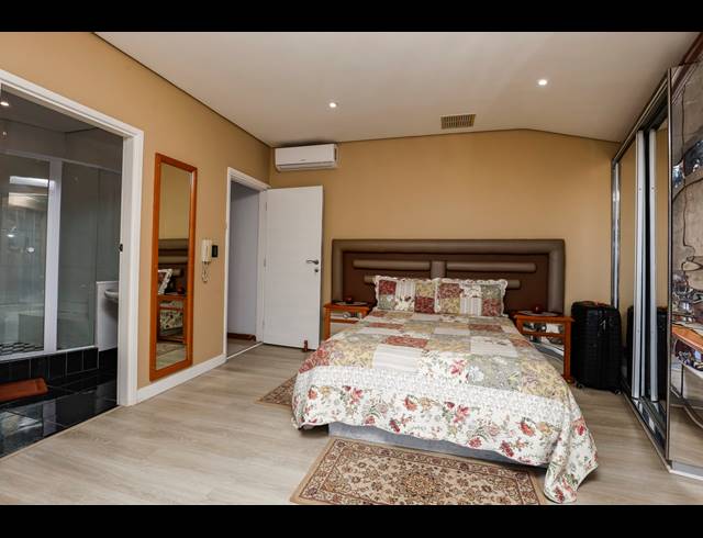 5 BEDROOM HOUSE FOR SALE IN UMHLANGA CENTRAL